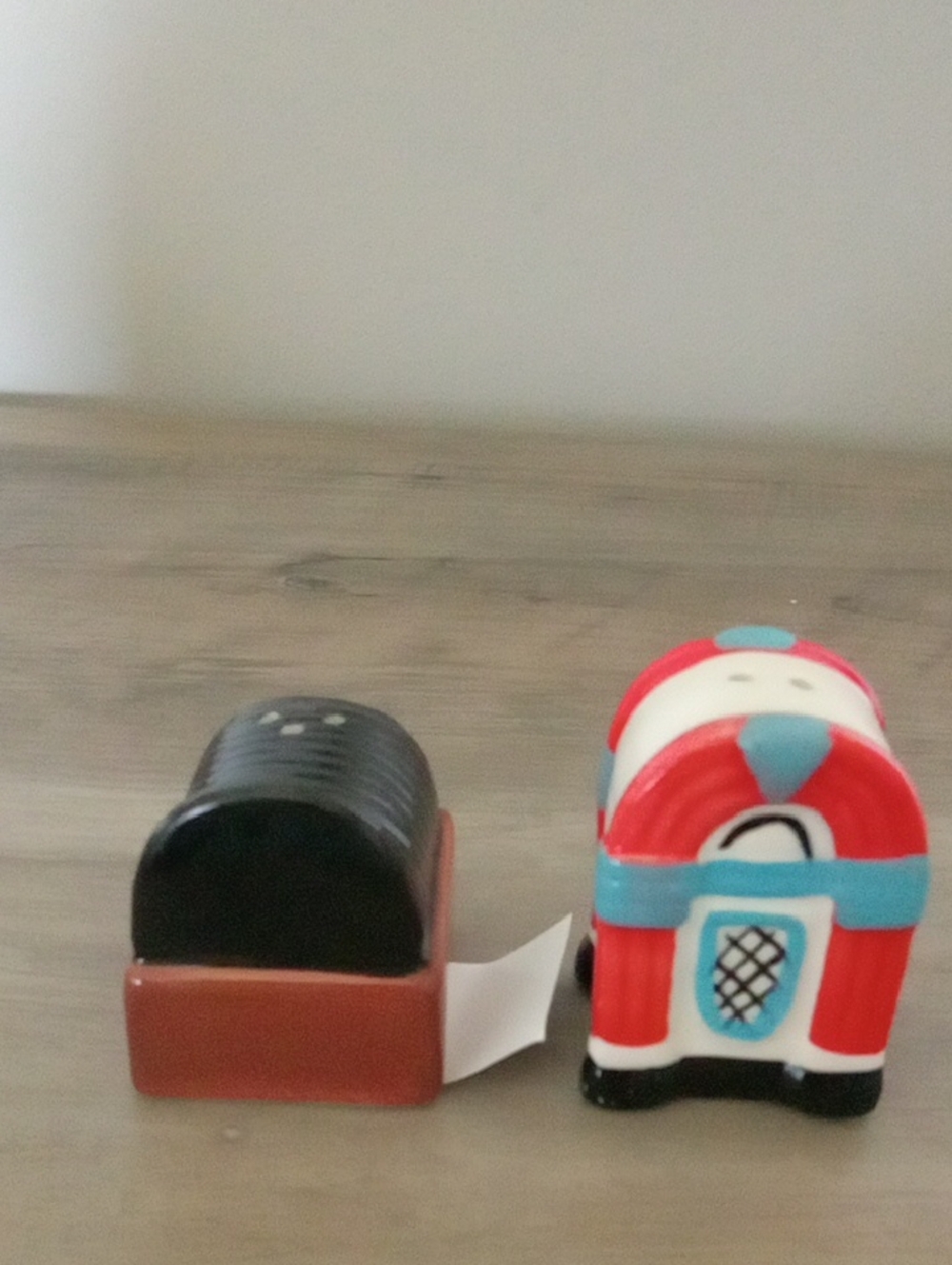 Retro Red & Turquoise Jukebox Salt and Pepper Shakers